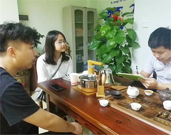 迦密山精英團(tuán)隊(duì)服務(wù)客戶(hù)現(xiàn)場(chǎng)